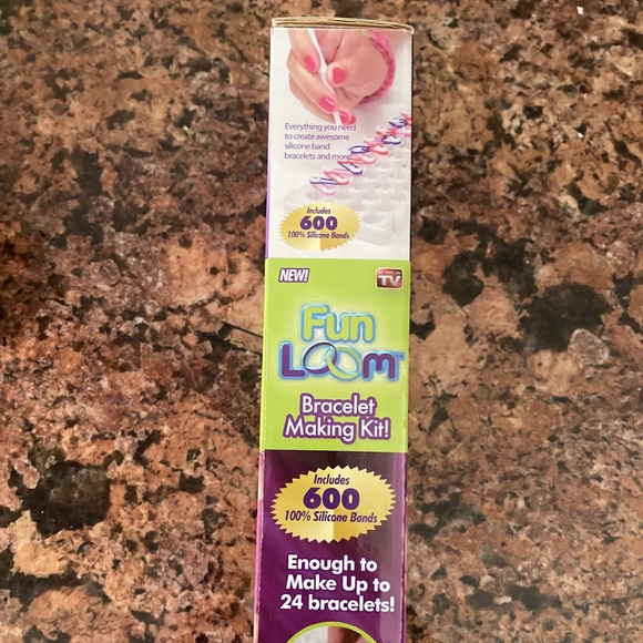 FUN Loom/Rainbow Loom DYI Bracelet Making Kit NEW - Picture 5 of 8